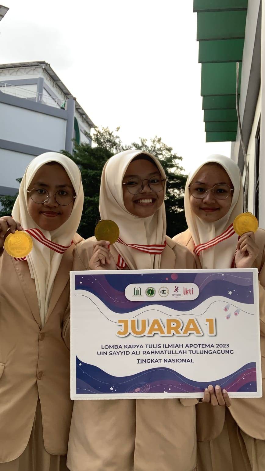 Juara 1 LKTI APOTEMA UIN SATU Tulungagung th 2023